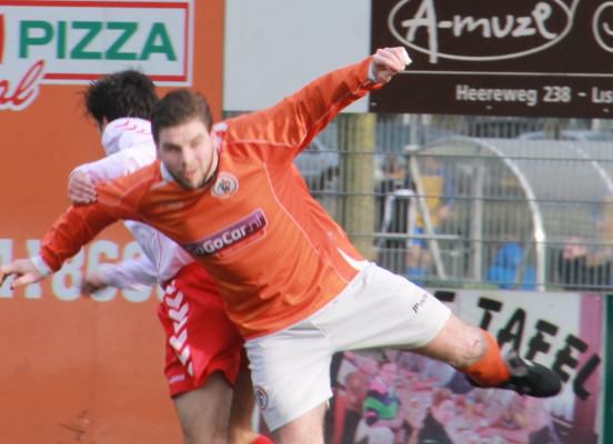 Kagia won veruit de meeste duels afgelopen zaterdag. DoCoS verliet Lisserbroek dan ook logisch met een 2-0 nederlaag.