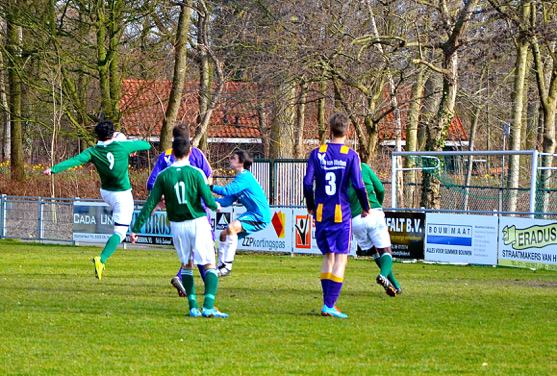 Gaandeweg de middag werd het steeds minder druk op het veld