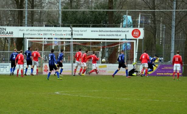 De 0-1 is al vroeg een feit. Ali Elbaroudi geeft Roodenburg vertrouwen
