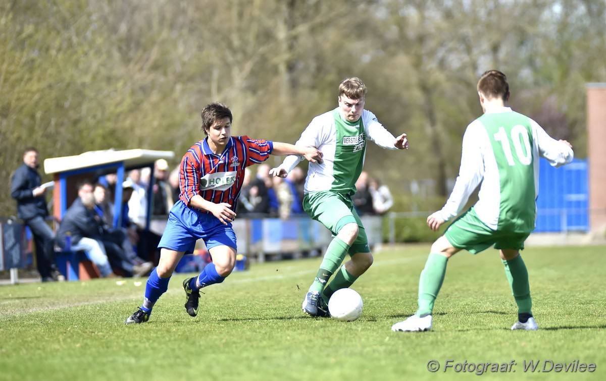 Media Terplaatse_Alkmania_wint_thuis_roelofarendsveen_12042015_Image00110