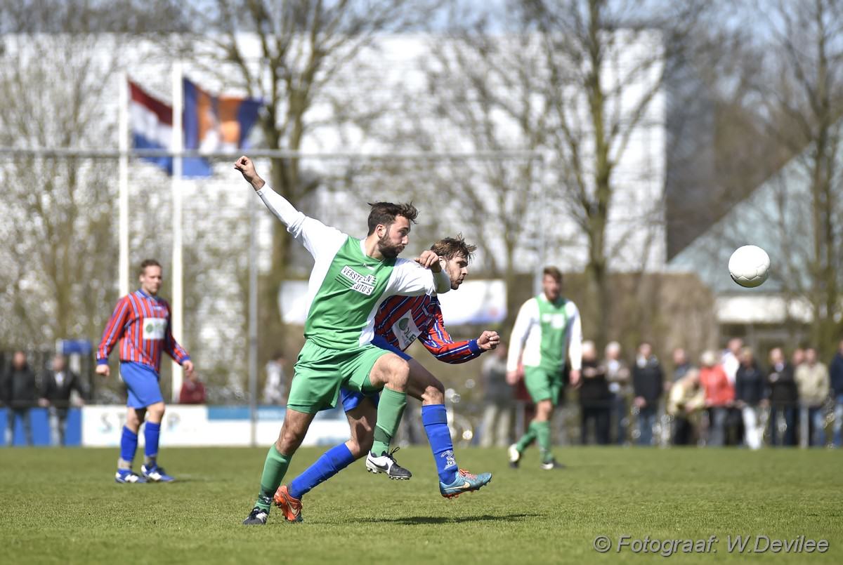 Media Terplaatse_Alkmania_wint_thuis_roelofarendsveen_12042015_Image00116