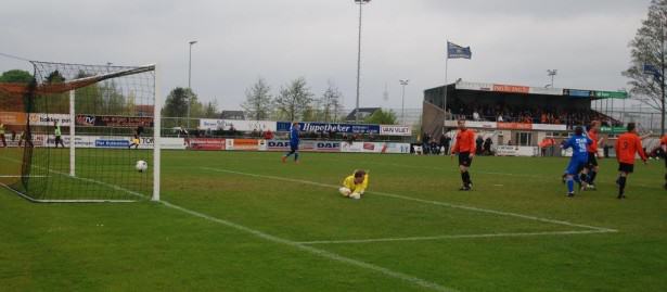 Smitshoek tegen het canvas, 1-3..Niets was minder waar