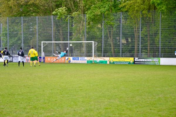 Tobias Schaafstra ziet een vrije trap in het Haagse doel vliegen