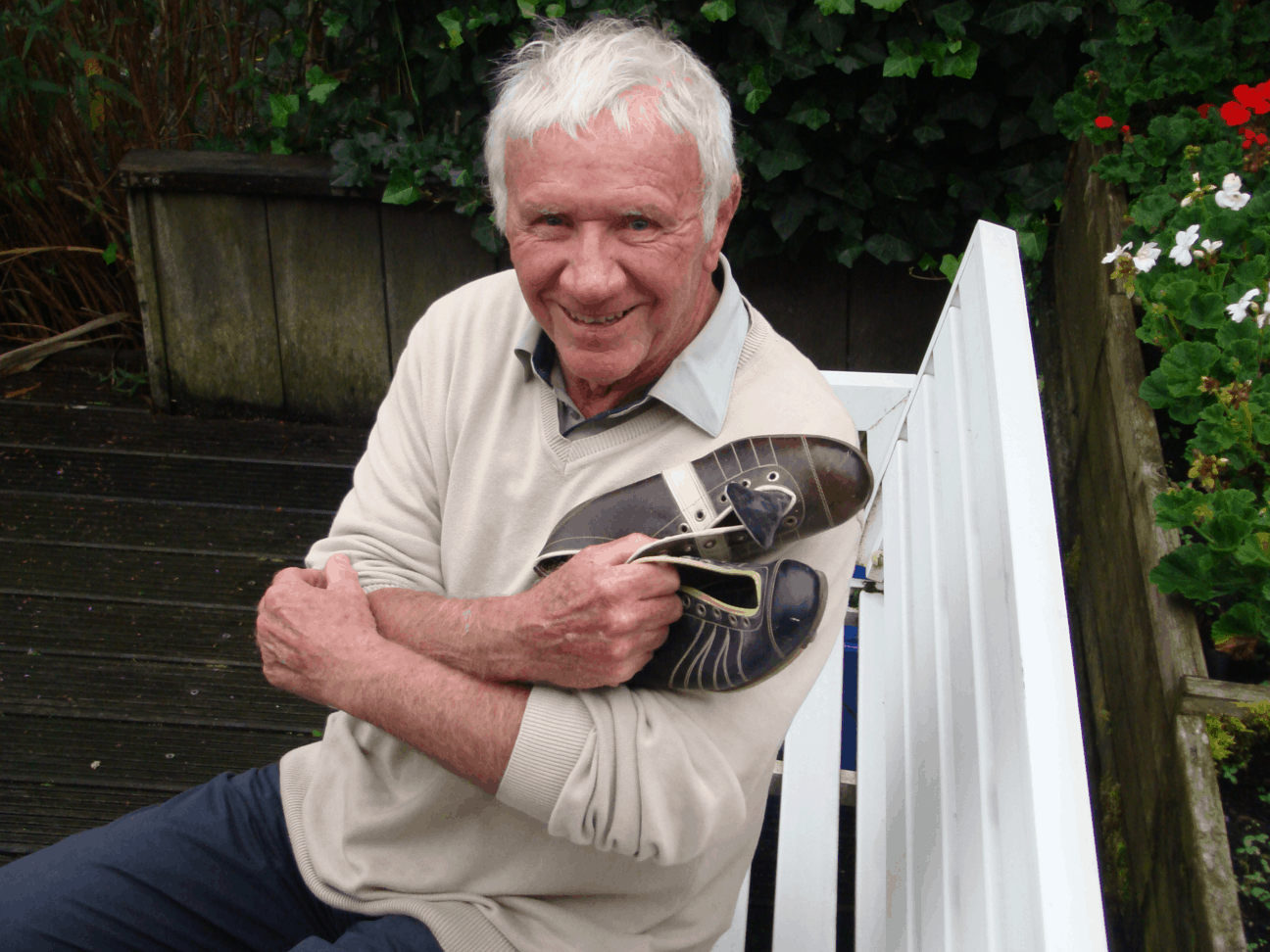 •Brian met schoenen-van-toen. ‘Tegenwoordig spelen ze op rode, blauwe en gele schoenen. Dat is mode, en mode gaat ook weer voorbij.’