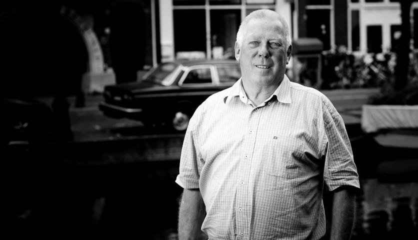 •Aad van der Luit had naast zijn dagtaak bij het Sportbedrijf zijn sportschool. Eerst aan het Noordeinde en later via de Vestestraat en Driftstraat aan de Pieterskerkgracht. Aad maakte weken van 80 uur. (foto Renzo Candido)