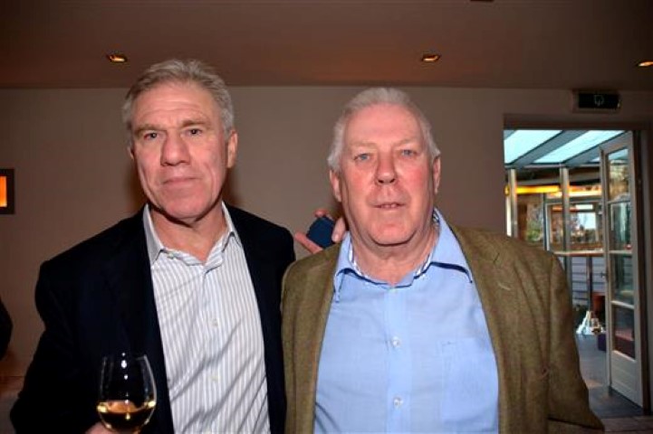 Aad met zijn vriend Willem Rijsbergen (Ambassadeur van LAV), de beste en meest gelauwerde voetballer die Leiden heeft voortgebracht. Aad bezocht Willem in Japan, Chili en Trinidad Tobago, waar de stevige verdediger als trainer werkzaam was.