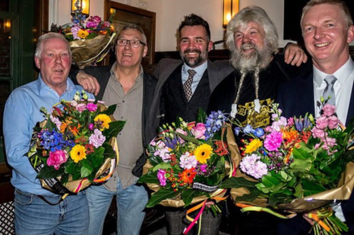 De verkiezing van ‘De Leienaar van het jaar’. Vrnl: Wethouder Robert Strijk, Peter Labrujère, Casper Faassen, Tjeerd Scheffer en Aad van der Luit