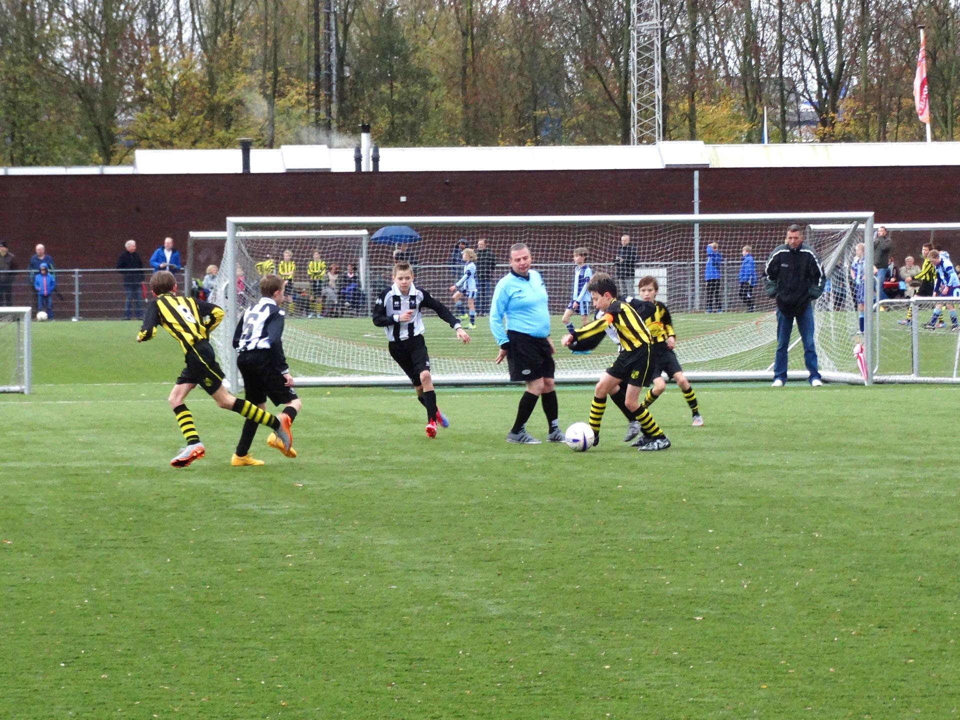 Wilhelmus-Hazerswoudse Boys D1_0844