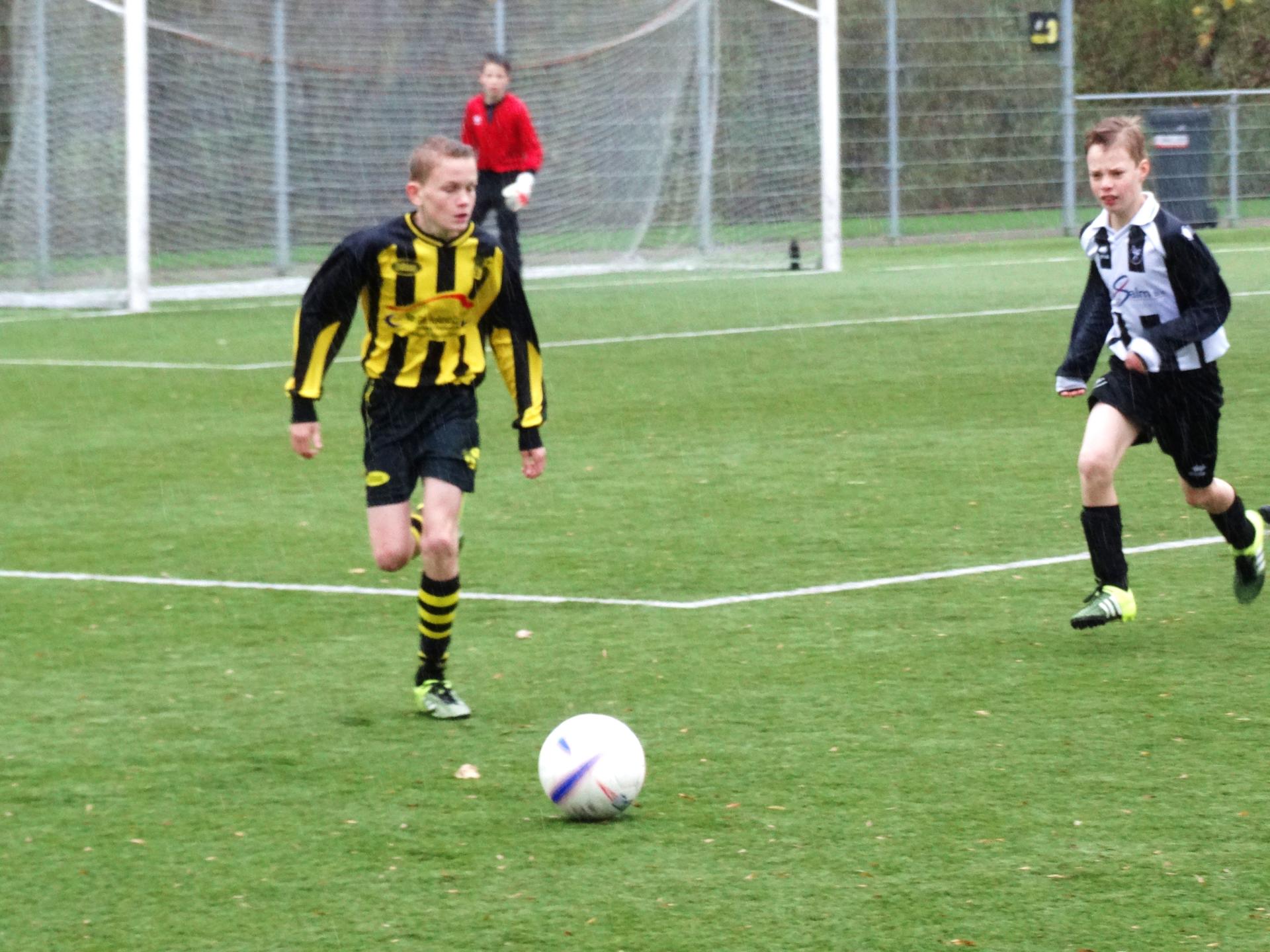 Wilhelmus-Hazerswoudse Boys D1_0849