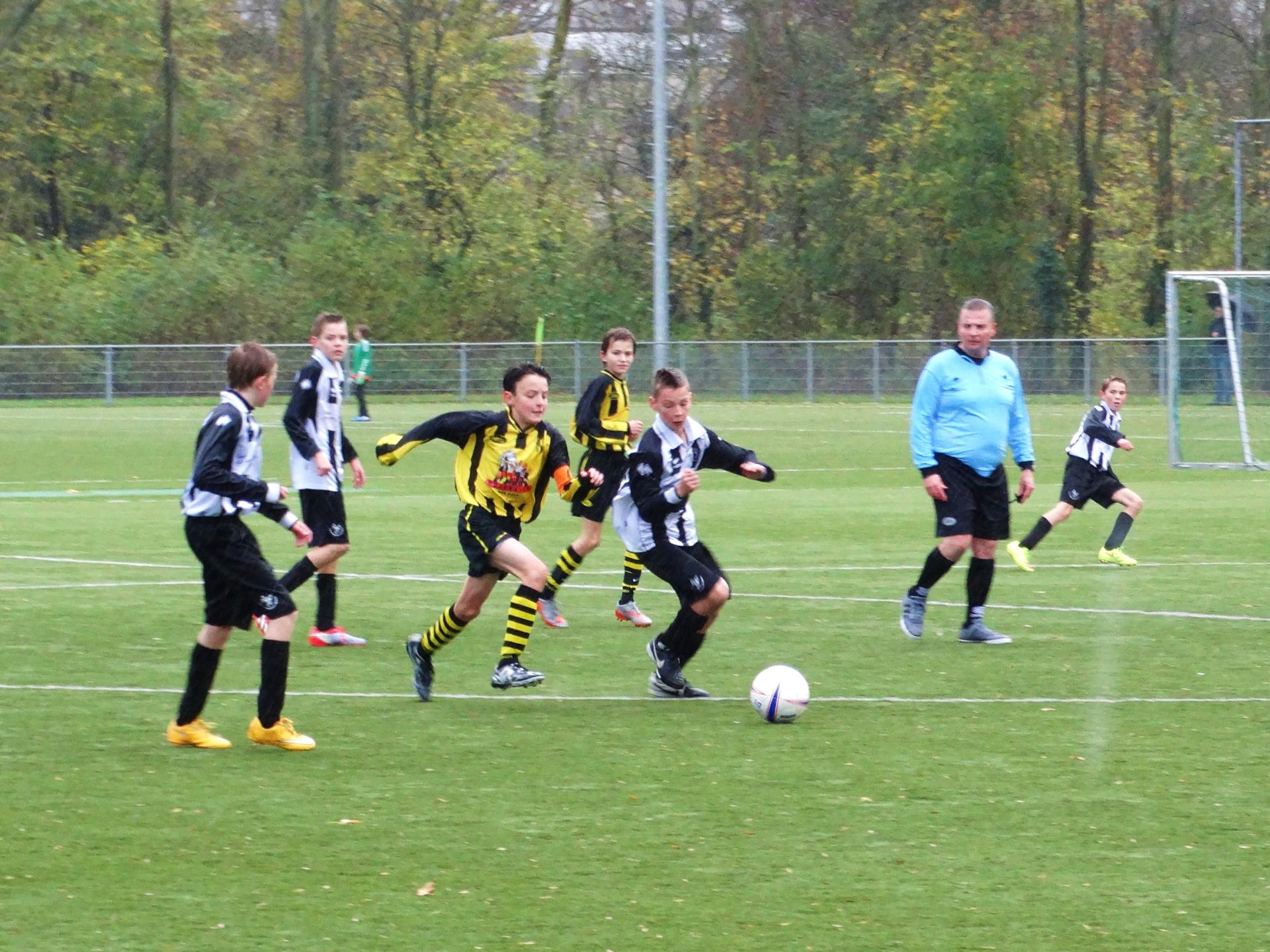 Wilhelmus-Hazerswoudse Boys D1_0852