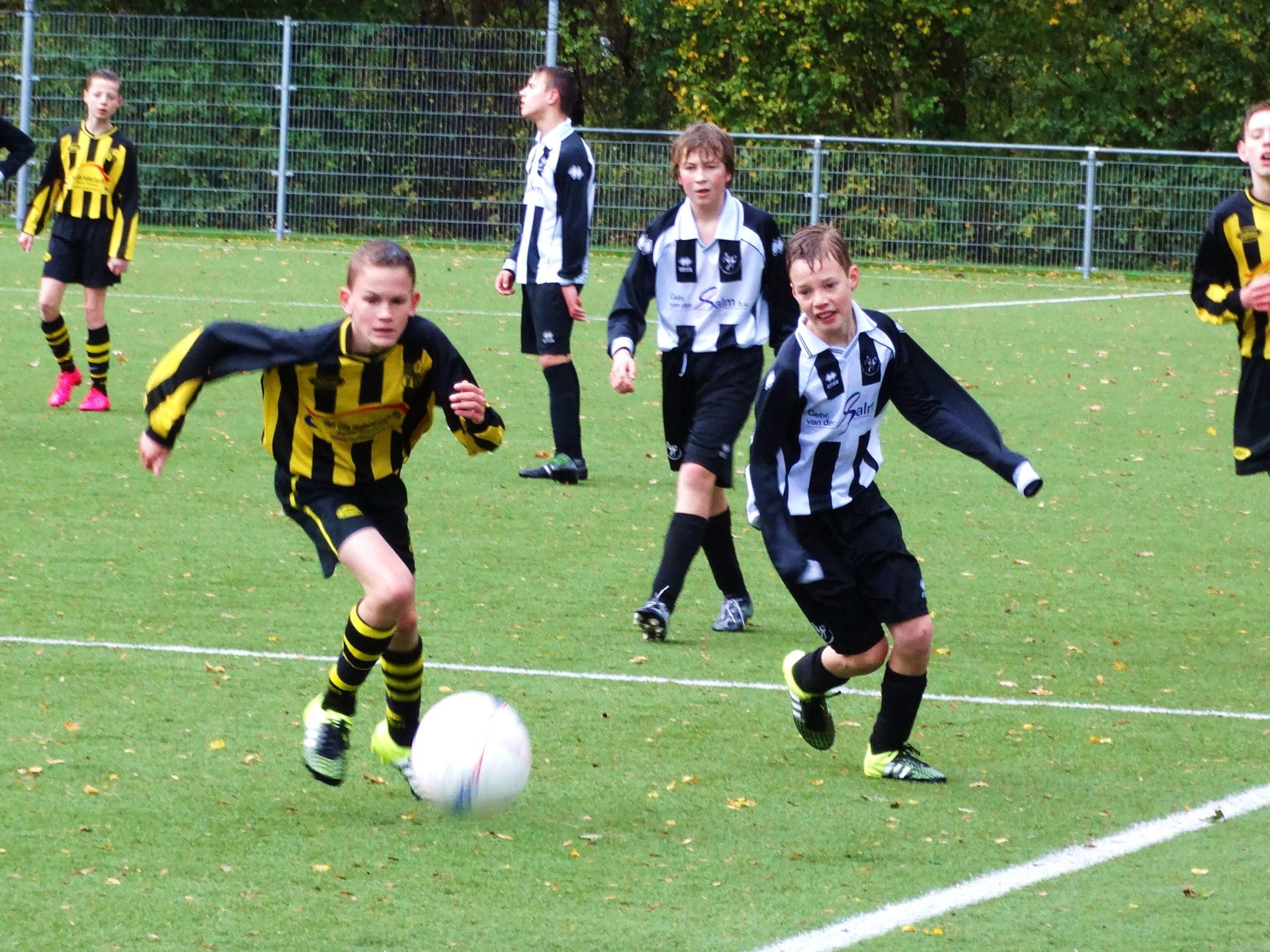 Wilhelmus-Hazerswoudse Boys D1_0853