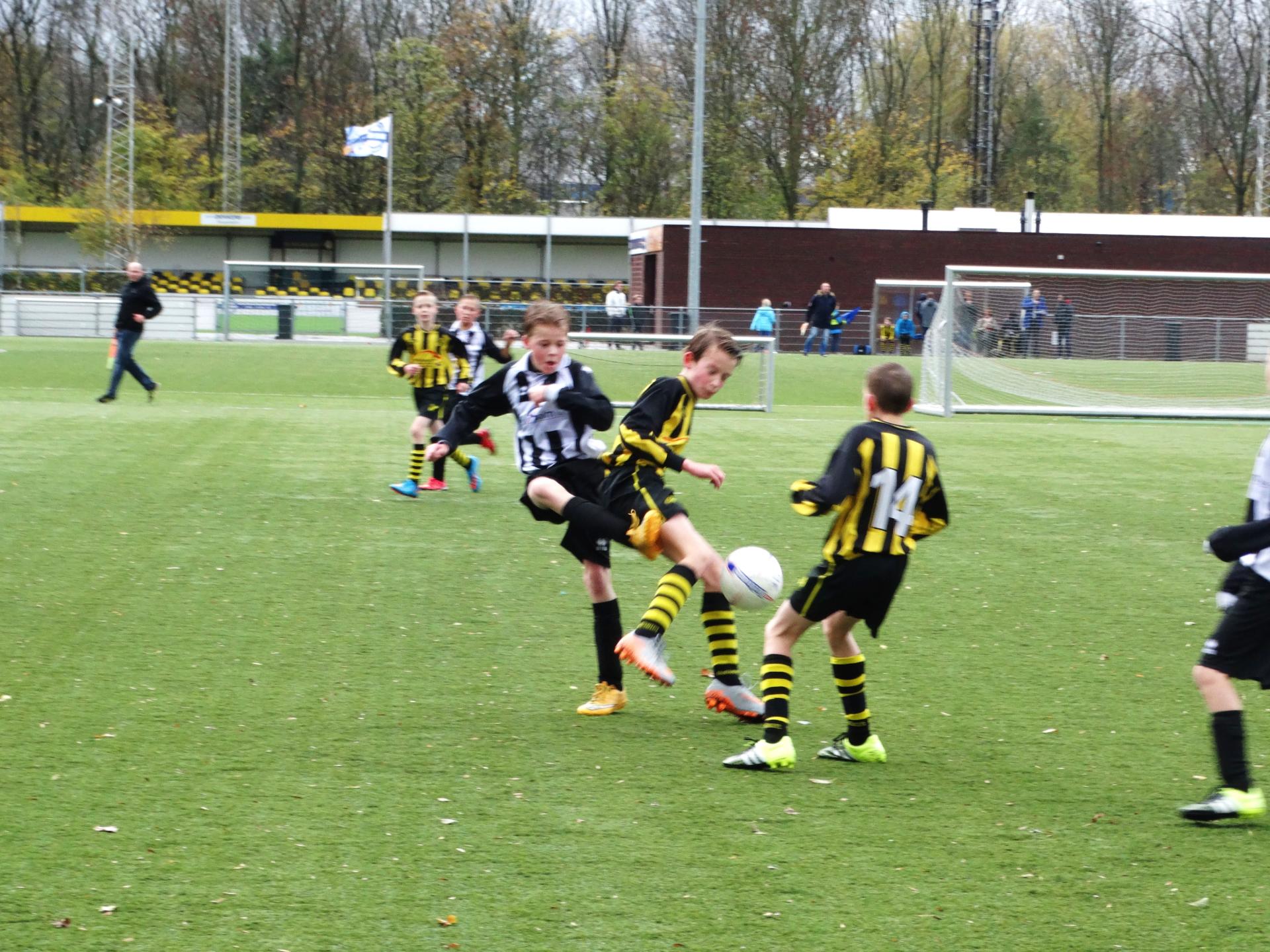 Wilhelmus-Hazerswoudse Boys D1_0859