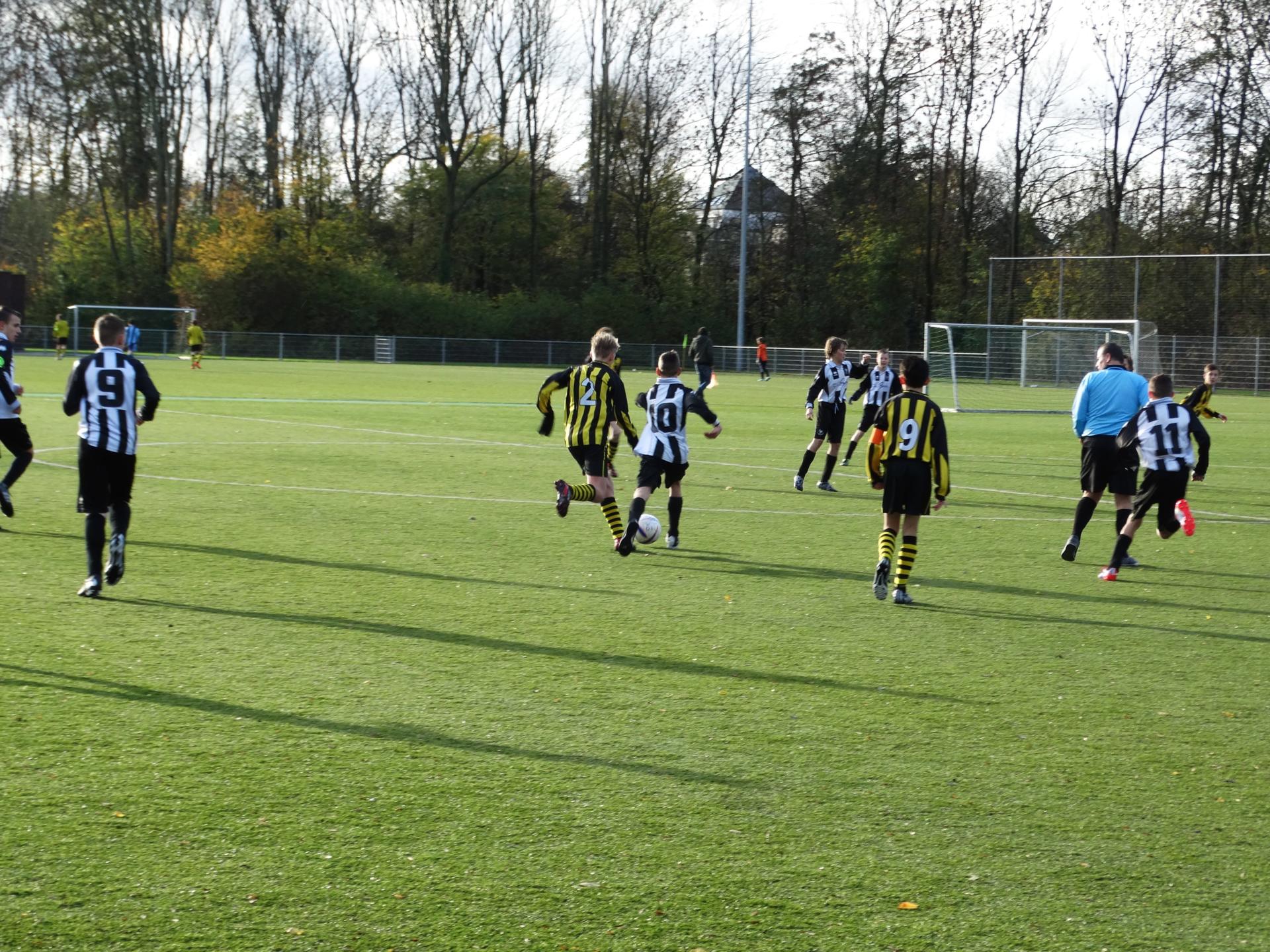 Wilhelmus-Hazerswoudse Boys D1_0861