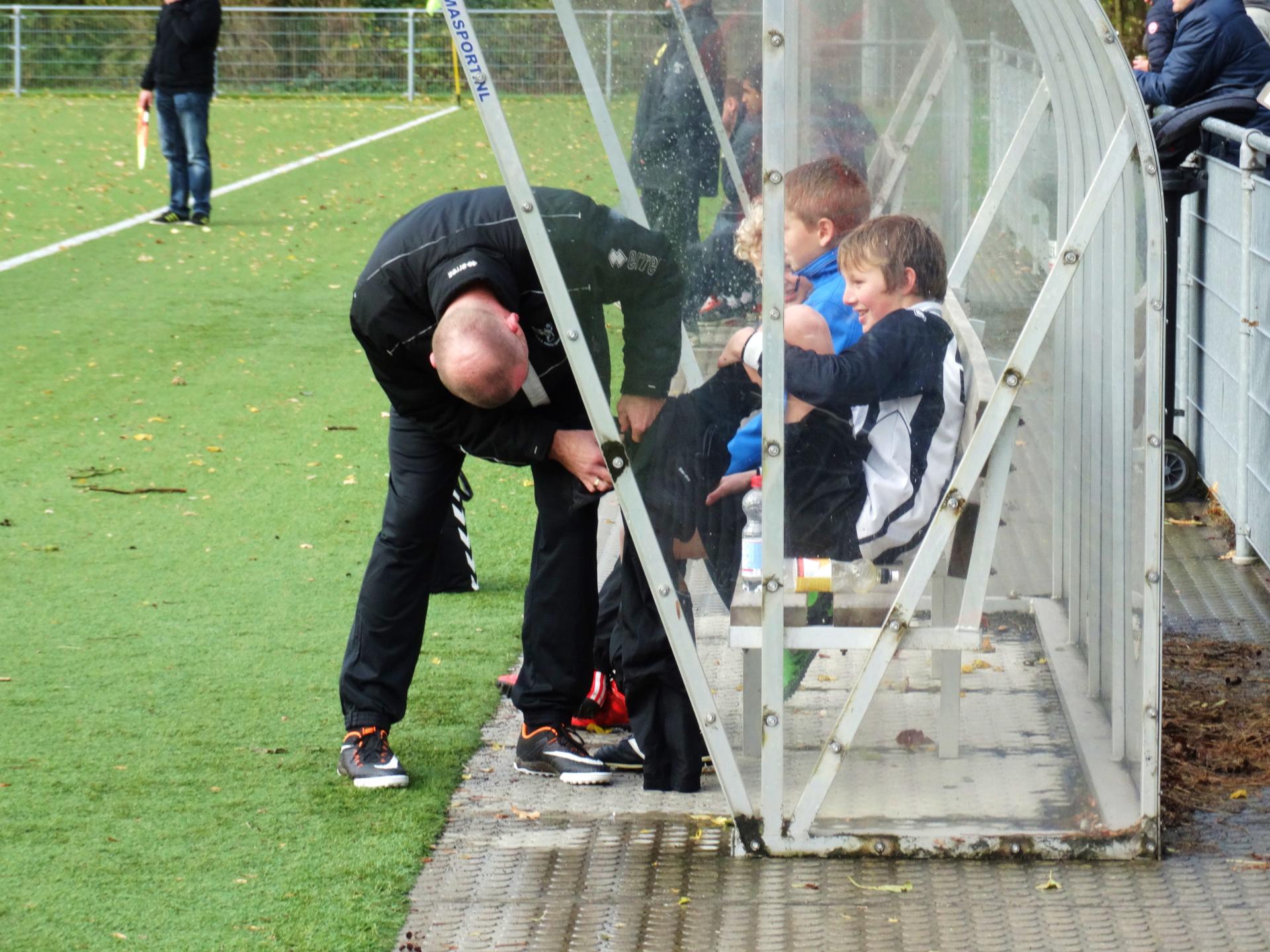 Wilhelmus-Hazerswoudse Boys D1_0865