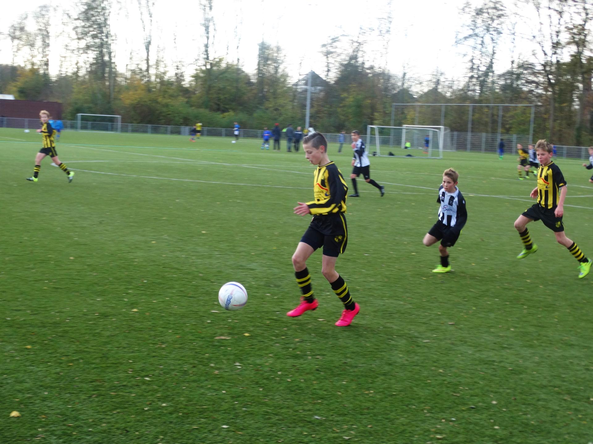 Wilhelmus-Hazerswoudse Boys D1_0876