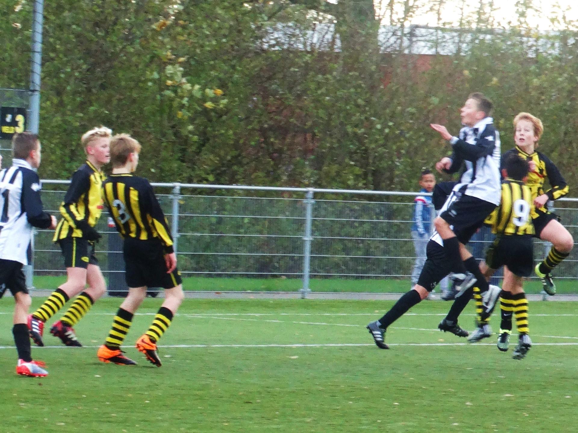 Wilhelmus-Hazerswoudse Boys D1_0877