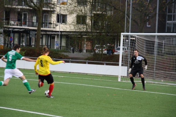 Ruben Reus vergat te scoren tegen Zwammerdam in de eerste helft. In het slotkwartier van de tweede helft ging het compleet mis met de ploeg van Jerry Ubink.