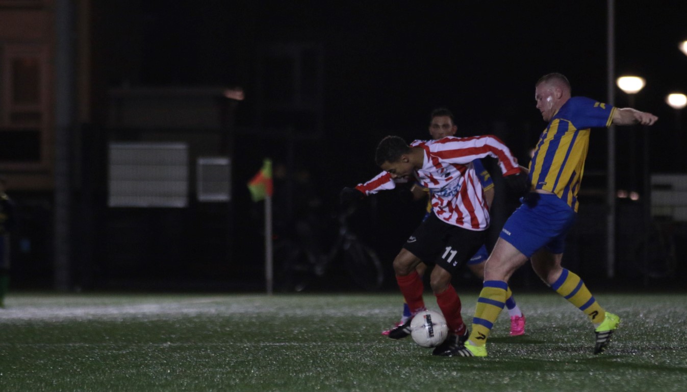 FC Boshuizen (zo)- vv Leiden013_
