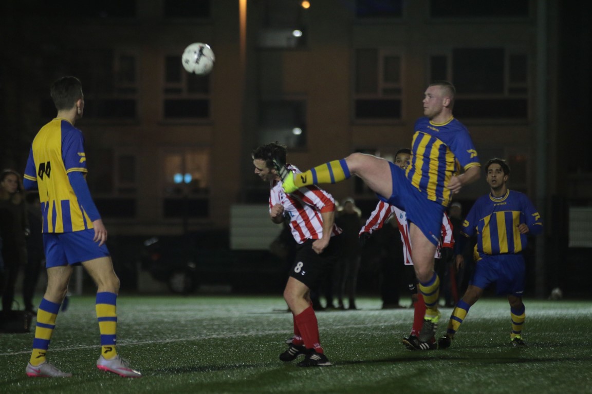FC Boshuizen (zo)- vv Leiden098_