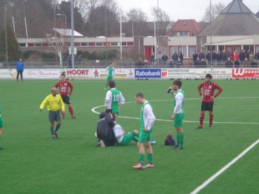 Even een kleine blessurebehandeling bij SJZ om ook weer vloeistoffen bi 'te tanken'
