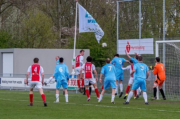 Thom Wijnalda sticht weer eens gevaar. De spits scoorde alweer..