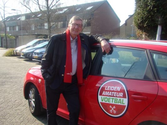 Dat Jan Duivesteijn het wel en wee van het Leidse amateurvoetbal op de voet volgt, zal niemand verbazen. Het sociale heeft bij hem altijd voorop gestaan. Eens rood, altijd rood.