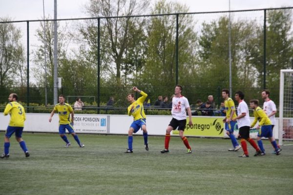 Jurgen Bouwman moet 'oorlog' maken voorin. Zaterdag de dood of the gladiolen..