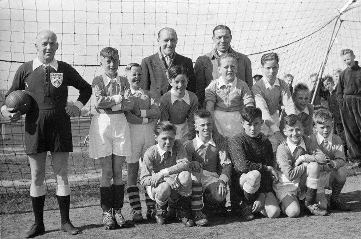 Nog een foto van de Aspiranten A, met onder meer Joop Piket, Albert de Jong, Bart de Roo, Jan Leget, Theo Huynink, Koos Kouters.