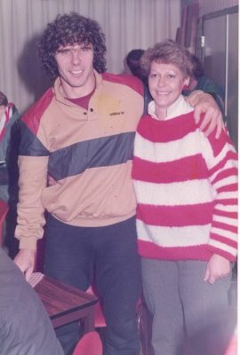 Feyenoord is op bezoek. Even tijd voor een een-tweetje met Willem van Hanegem..