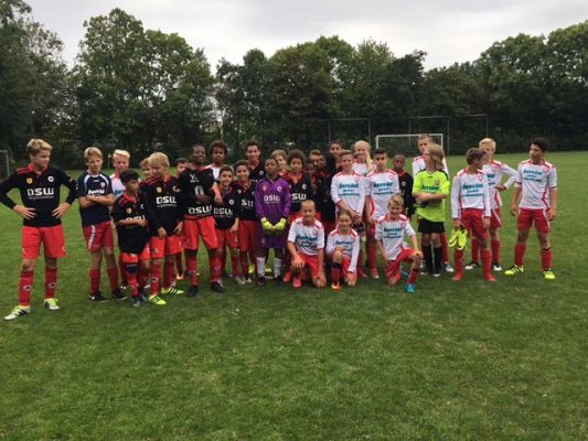 Excelsior en DoCoS sloten hun onderlinge finale in vriendschap af.