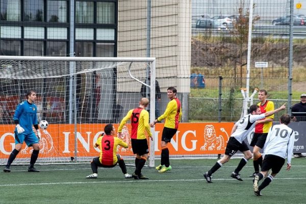 Invaller 'Heintje Davids' Joep van Vuren heeft de 1-1 op het scorebord gebracht en het werd nog leuker voor de Meerburgers..