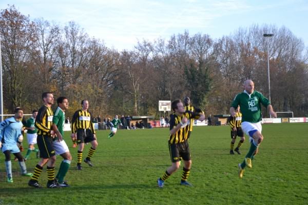 Tim de Cler op weg naar de 1-0..