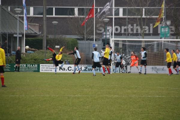 Bob den Hollander was hier nog actief met acrobatisch hoogstandje