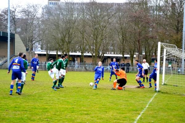 Alweer een hachelijk moment voor het pover spelende Haagse Hout