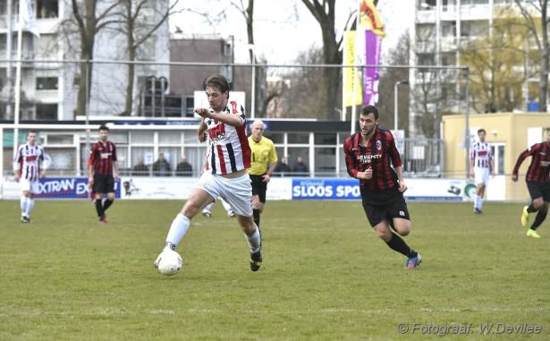 Jeffrey Rutten nam de vierde Leidse goal voor zijn rekening. Weelde aan de Vliet!