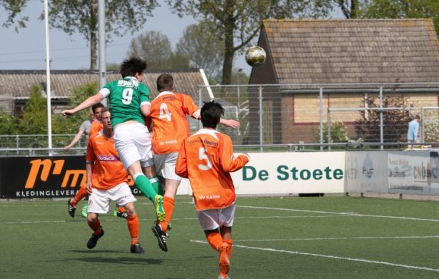 Het enige doelpunt van de middag komt op naam van Maarten van Riessen, hoe mooi voor de betrokken speler..
