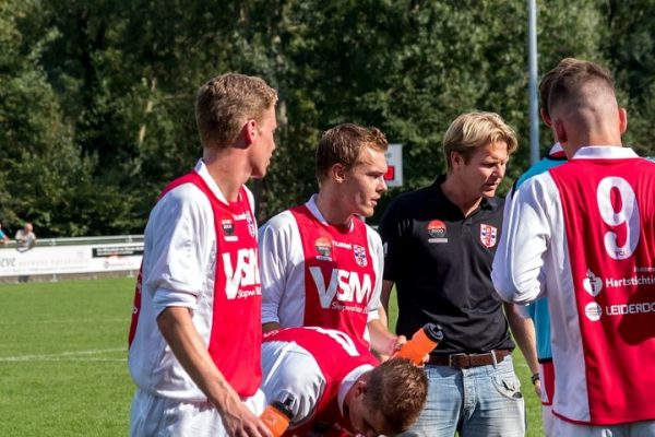 Overleg bij RCL. Komende zaterdag zal het beter moeten om VDL te verslaan.